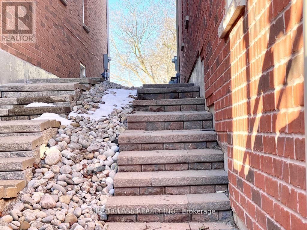 BSMT-9 Wiley Avenue, Richmond Hill, ON, L4S 0C6 - 2