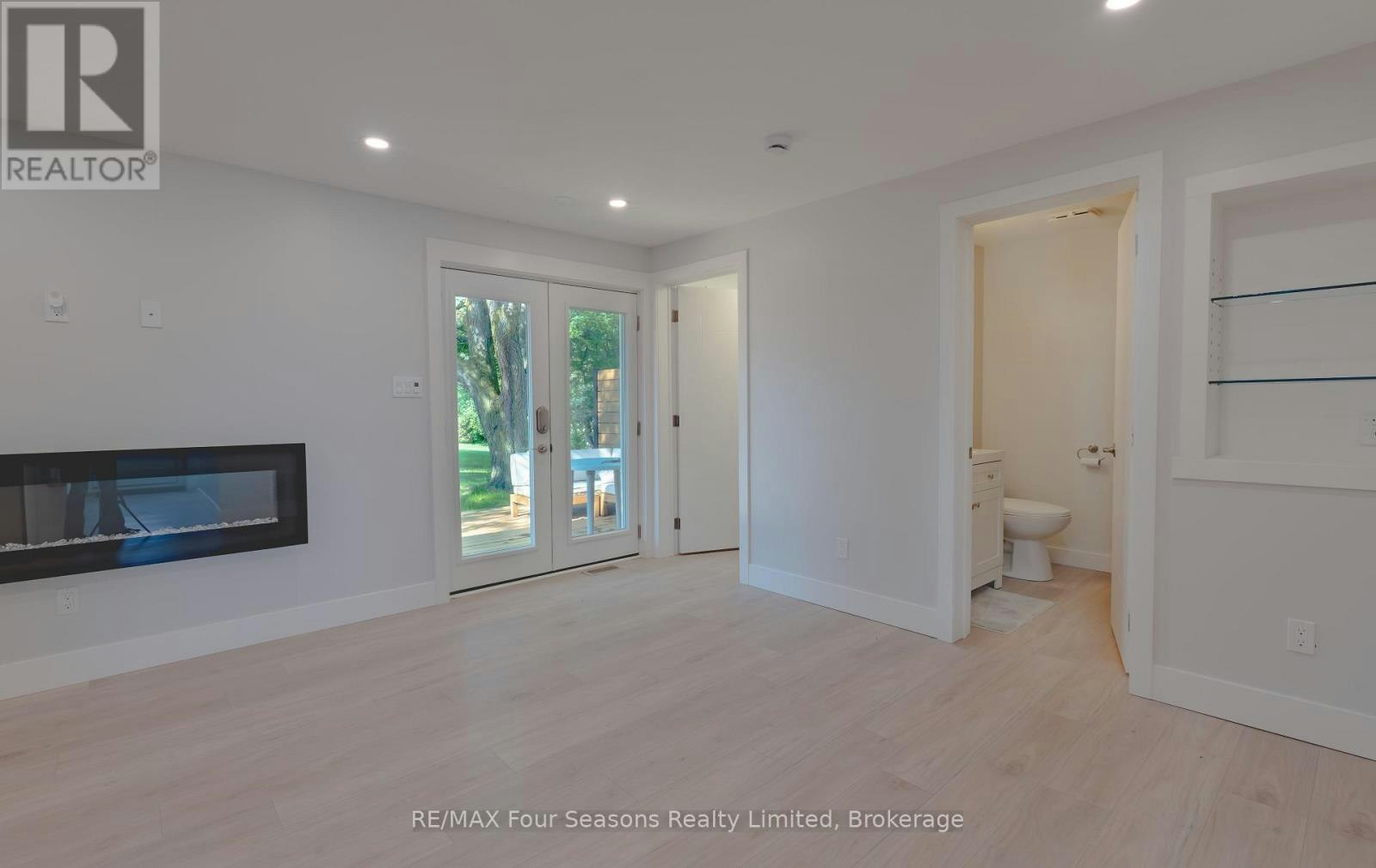 9811 Beachwood Road, Collingwood, ON, L9Y 5P1 - 4