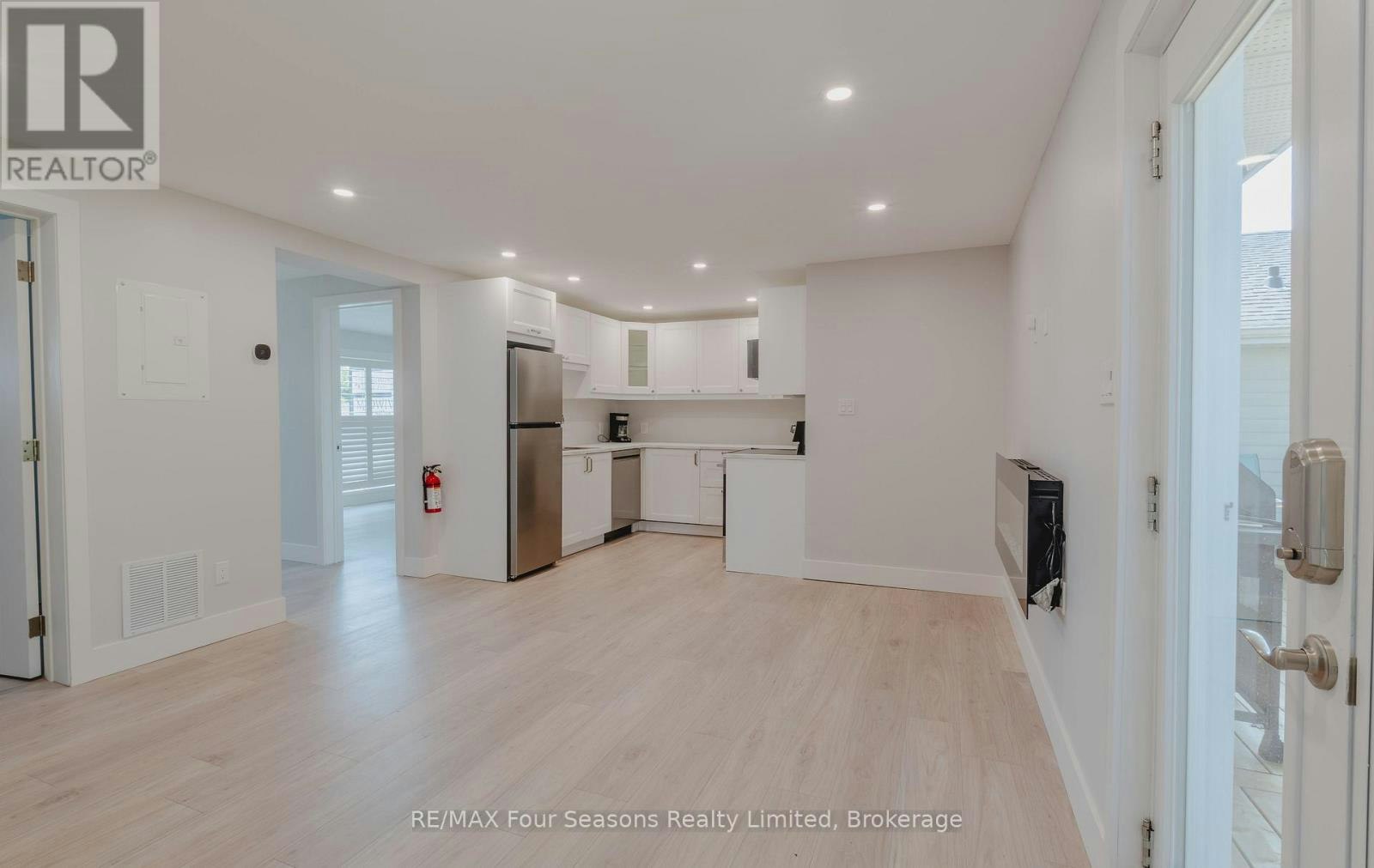 9811 Beachwood Road, Collingwood, ON, L9Y 5P1 - 2