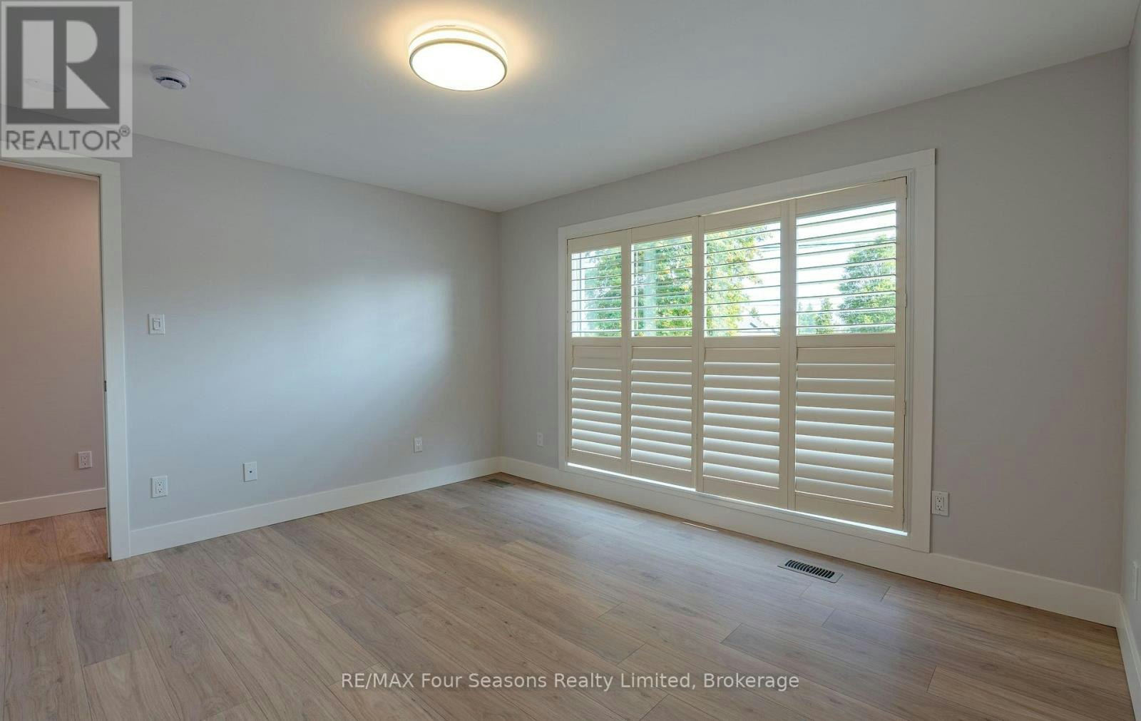 9811 Beachwood Road, Collingwood, ON, L9Y 5P1 - 9