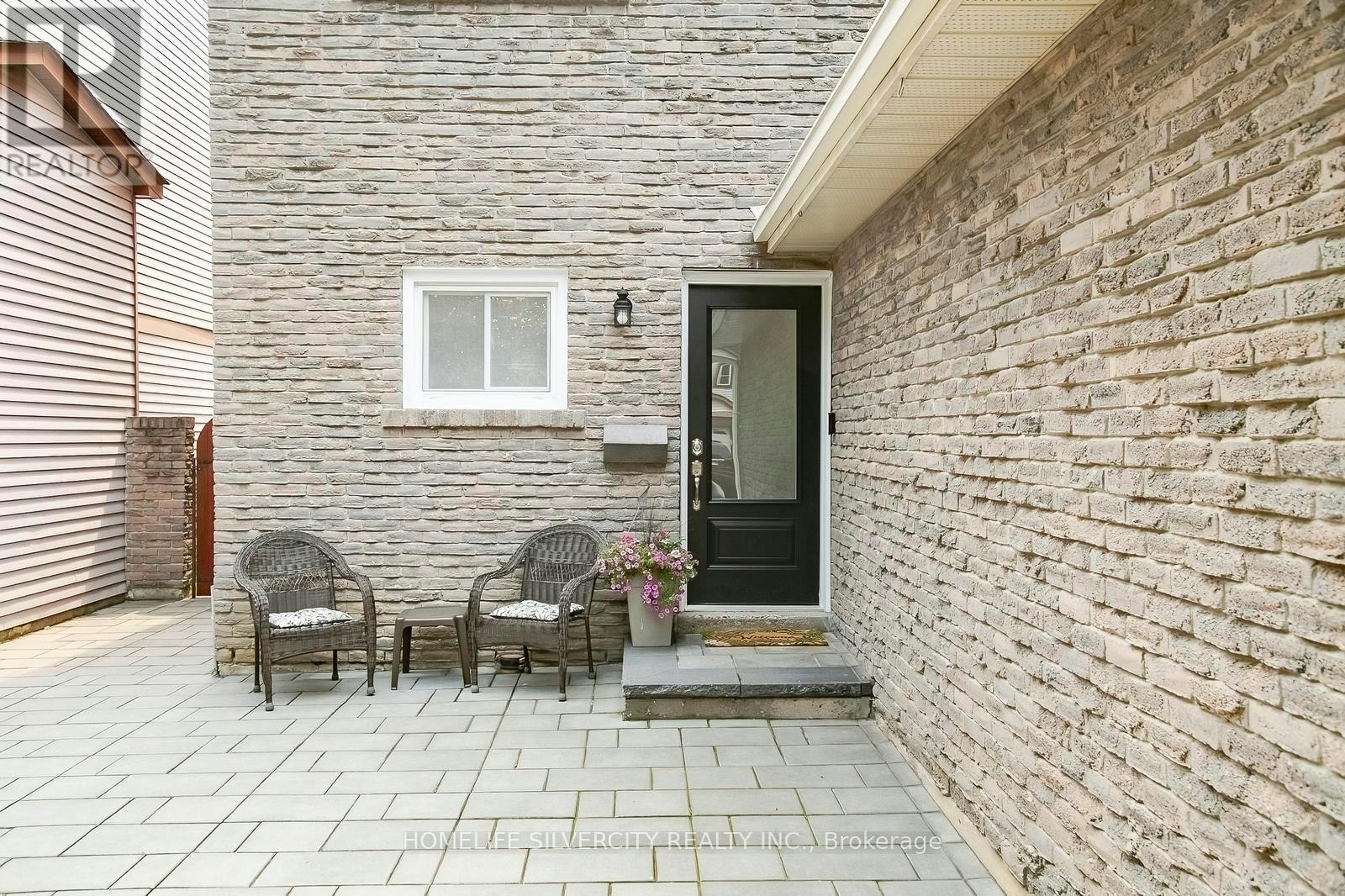 21 Mitchell Avenue, Brampton, ON, L6Z 1H2 - 4
