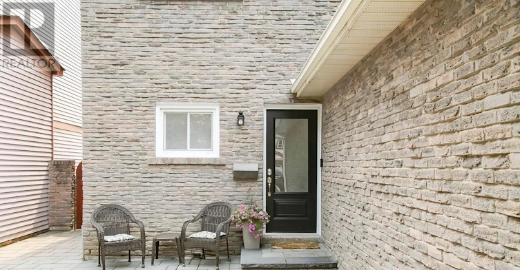 21 Mitchell Avenue, Brampton, ON, L6Z 1H2 - 4
