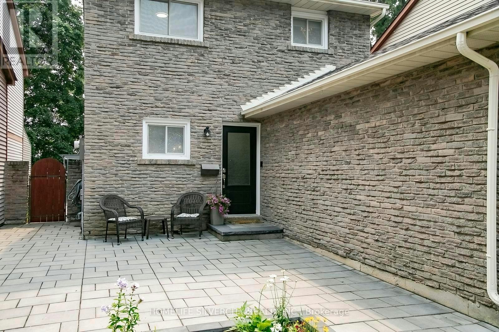 21 Mitchell Avenue, Brampton, ON, L6Z 1H2 - 3