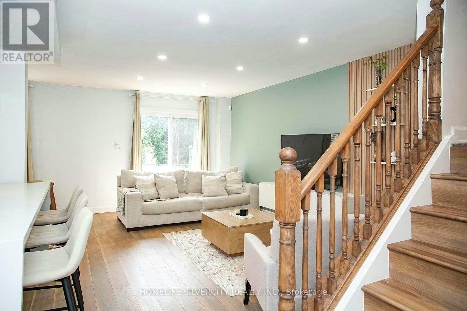 21 Mitchell Avenue, Brampton, ON, L6Z 1H2 - 7