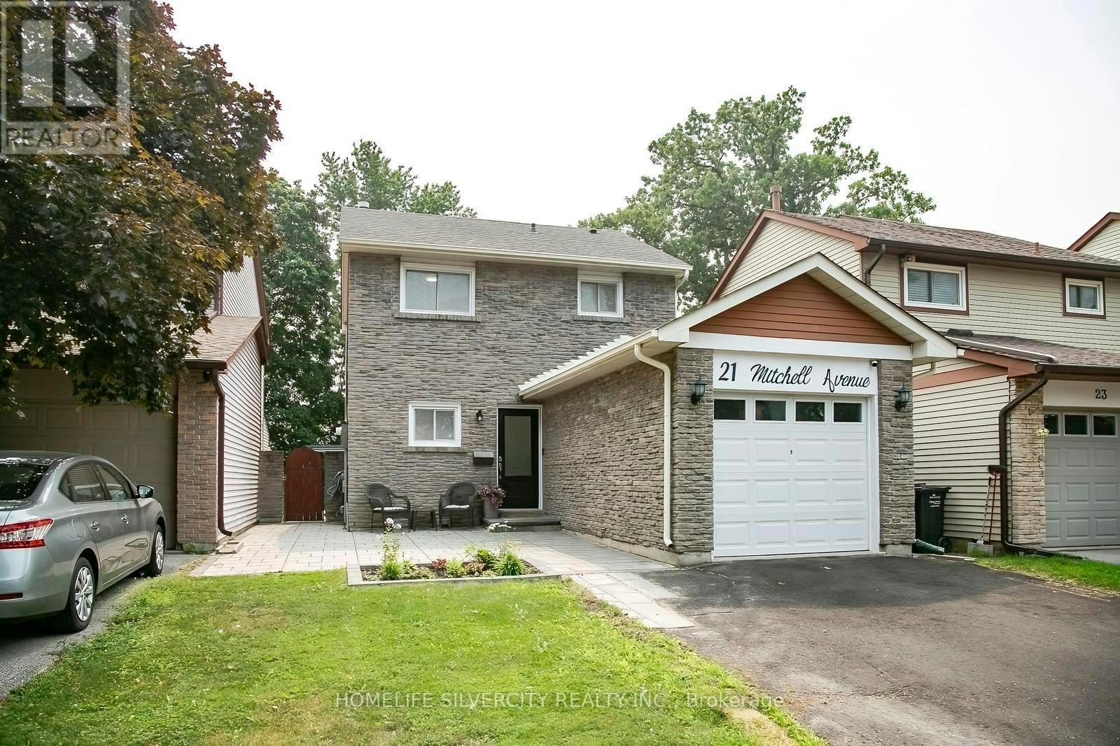 21 Mitchell Avenue, Brampton, ON, L6Z 1H2 - 2