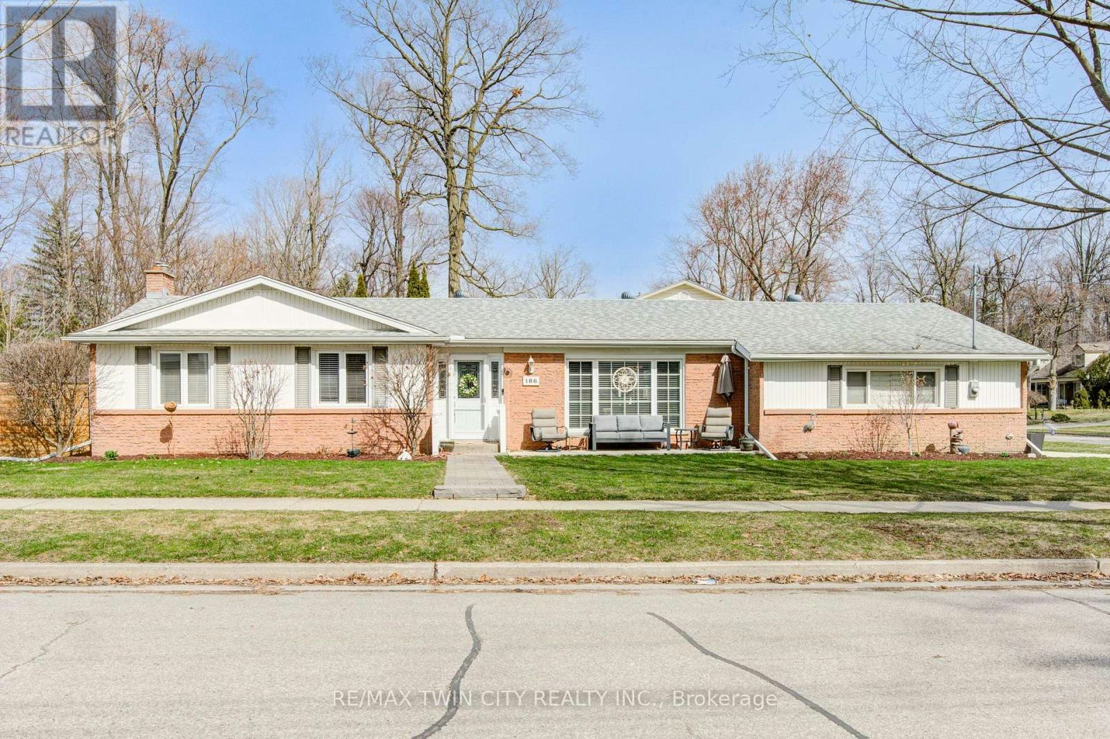 186 Shuh Avenue, Kitchener, ON, N2A 1H6
