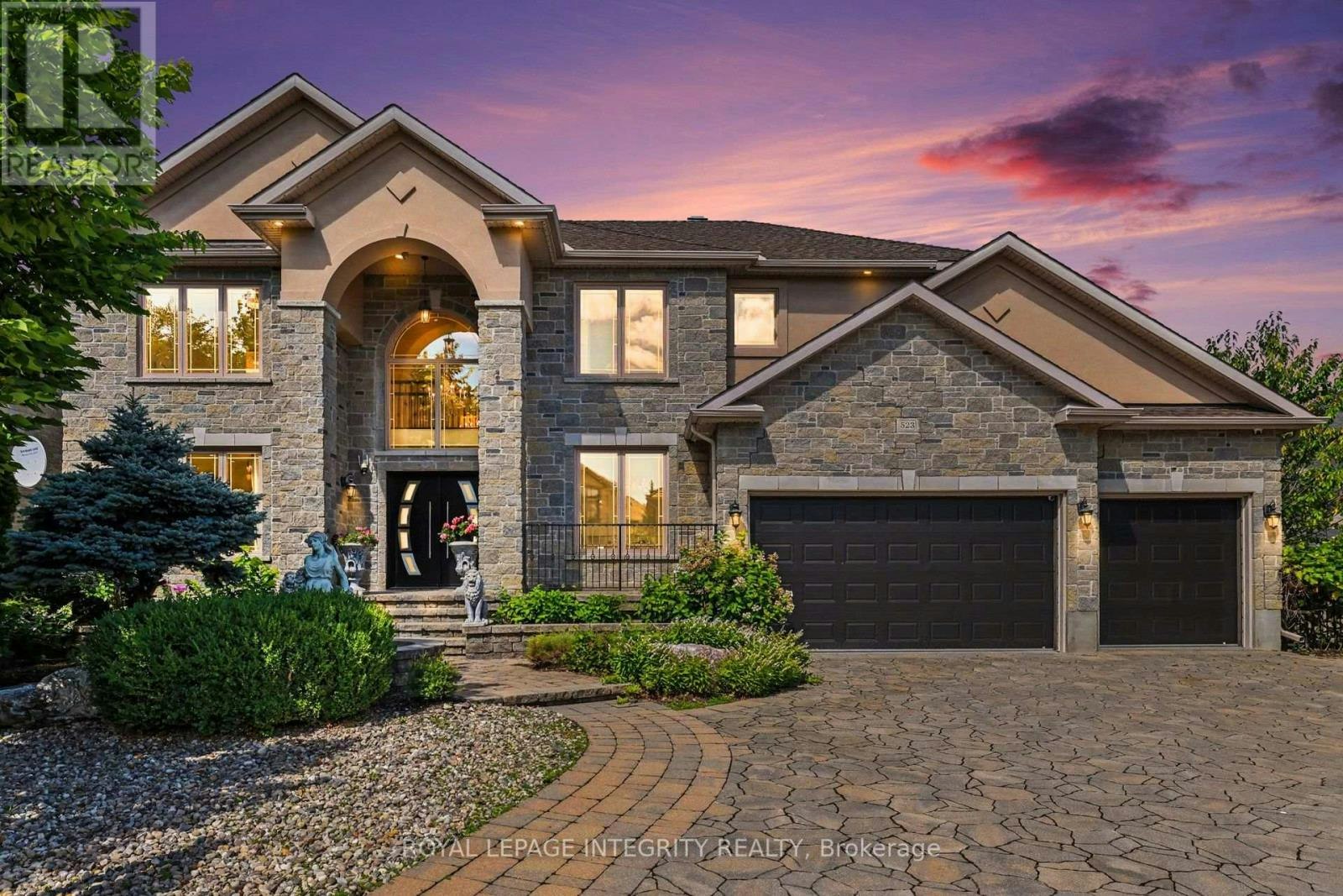 523 Kochar Drive, Ottawa, ON, K2C 4G9