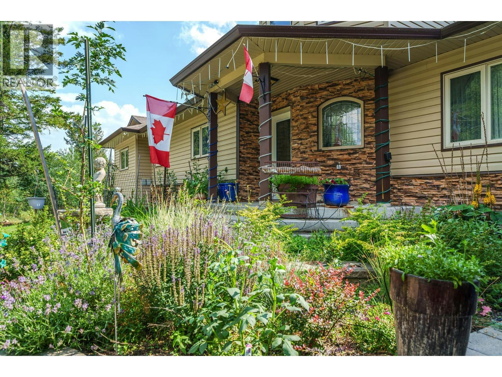 4882 Gloinnzun Crescent, 108 Mile Ranch, BC, V0K 2Z0 - 28