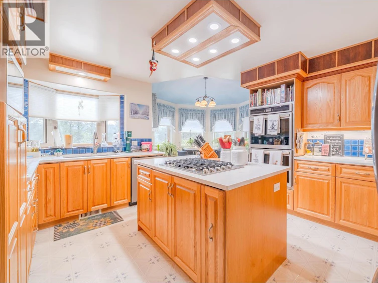 4882 Gloinnzun Crescent, 108 Mile Ranch, BC, V0K 2Z0 - 7