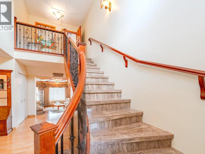 4882 Gloinnzun Crescent - 3