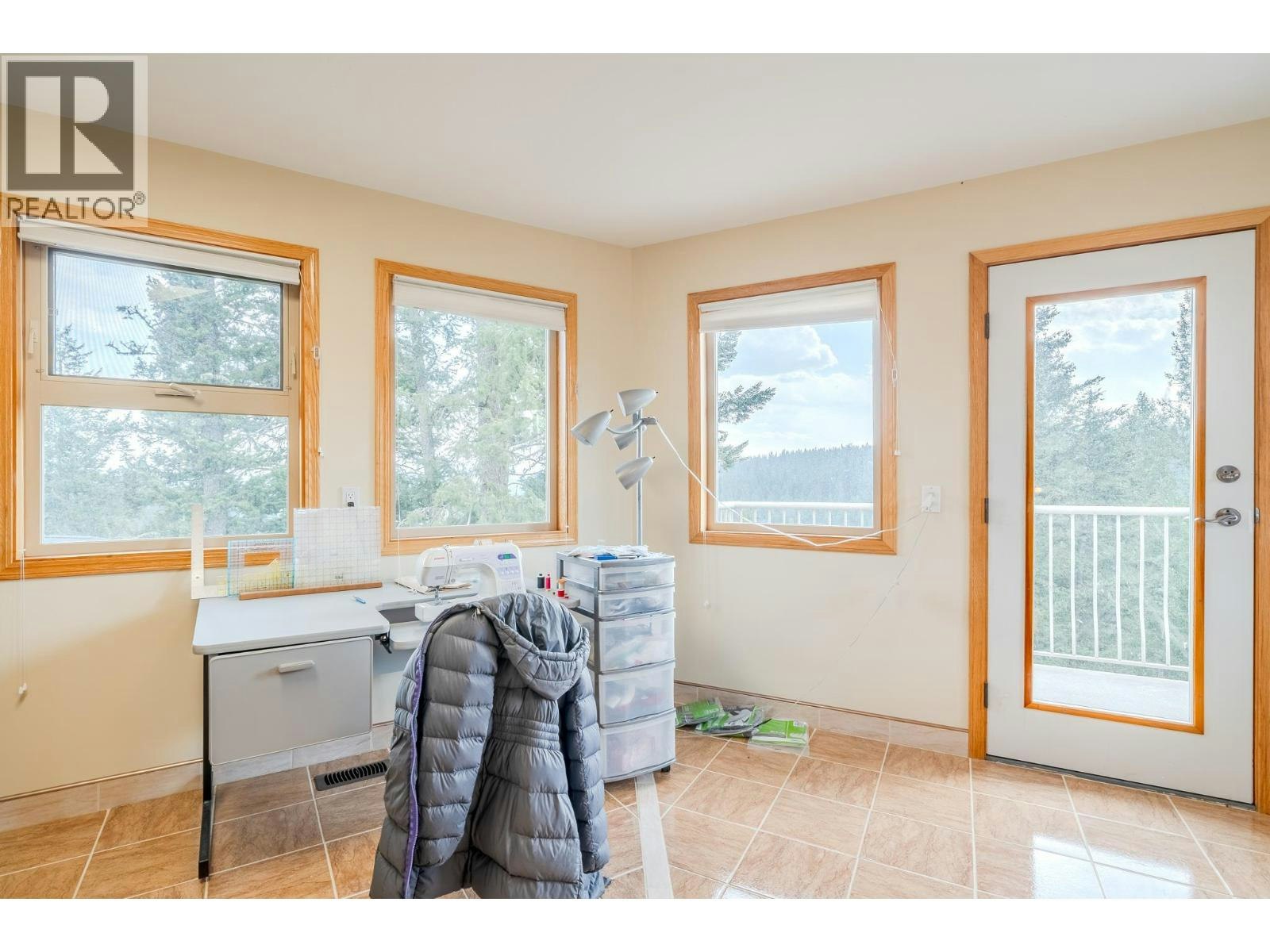 4882 Gloinnzun Crescent, 108 Mile Ranch, BC, V0K 2Z0 - 13