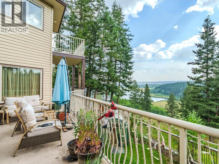 4882 Gloinnzun Crescent, 108 Mile Ranch, BC, V0K 2Z0 - 5