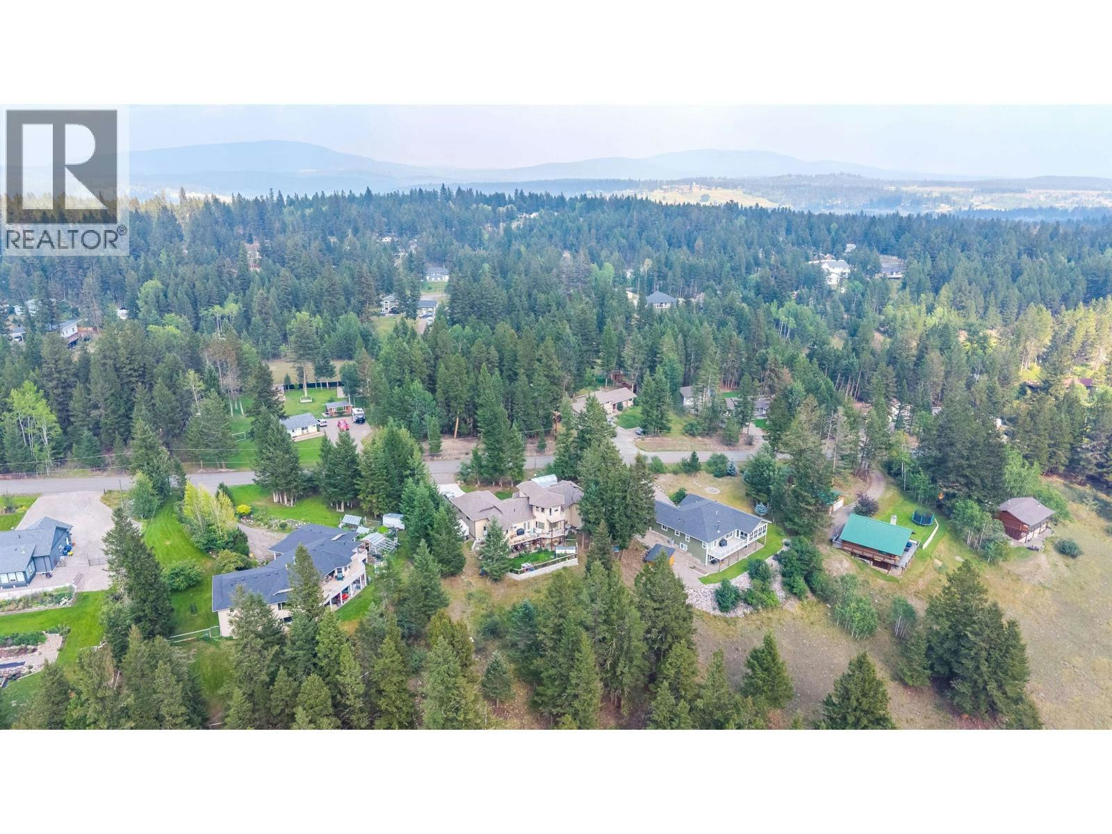 4882 Gloinnzun Crescent, 108 Mile Ranch, BC, V0K 2Z0 - 34
