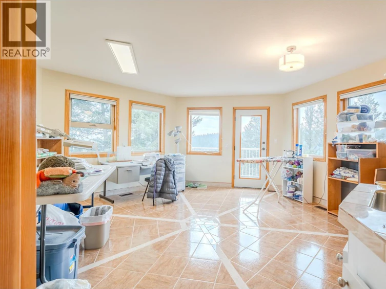 4882 Gloinnzun Crescent, 108 Mile Ranch, BC, V0K 2Z0 - 12