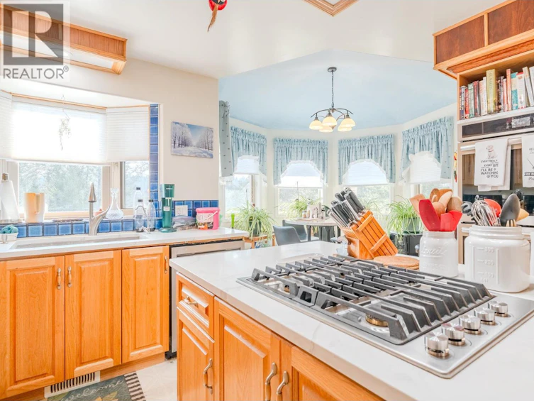 4882 Gloinnzun Crescent, 108 Mile Ranch, BC, V0K 2Z0 - 6