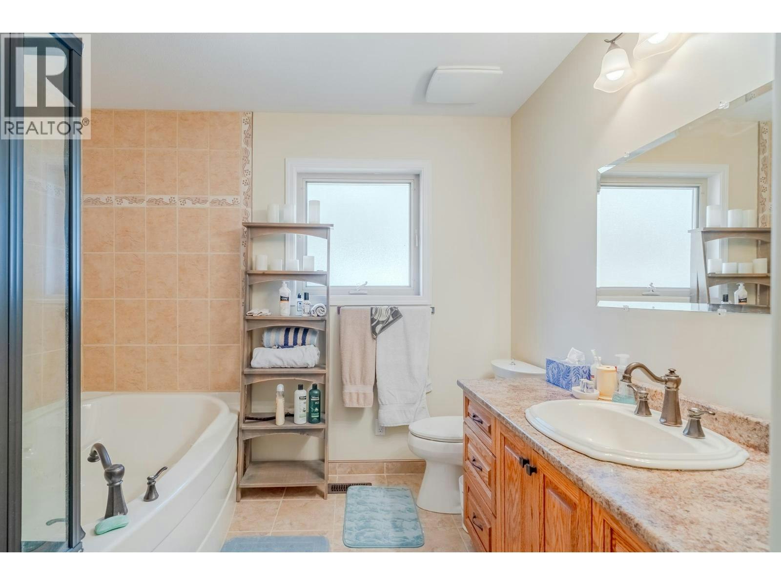 4882 Gloinnzun Crescent, 108 Mile Ranch, BC, V0K 2Z0 - 22