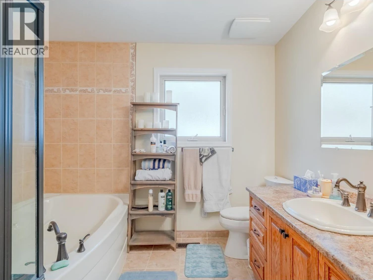 4882 Gloinnzun Crescent, 108 Mile Ranch, BC, V0K 2Z0 - 22