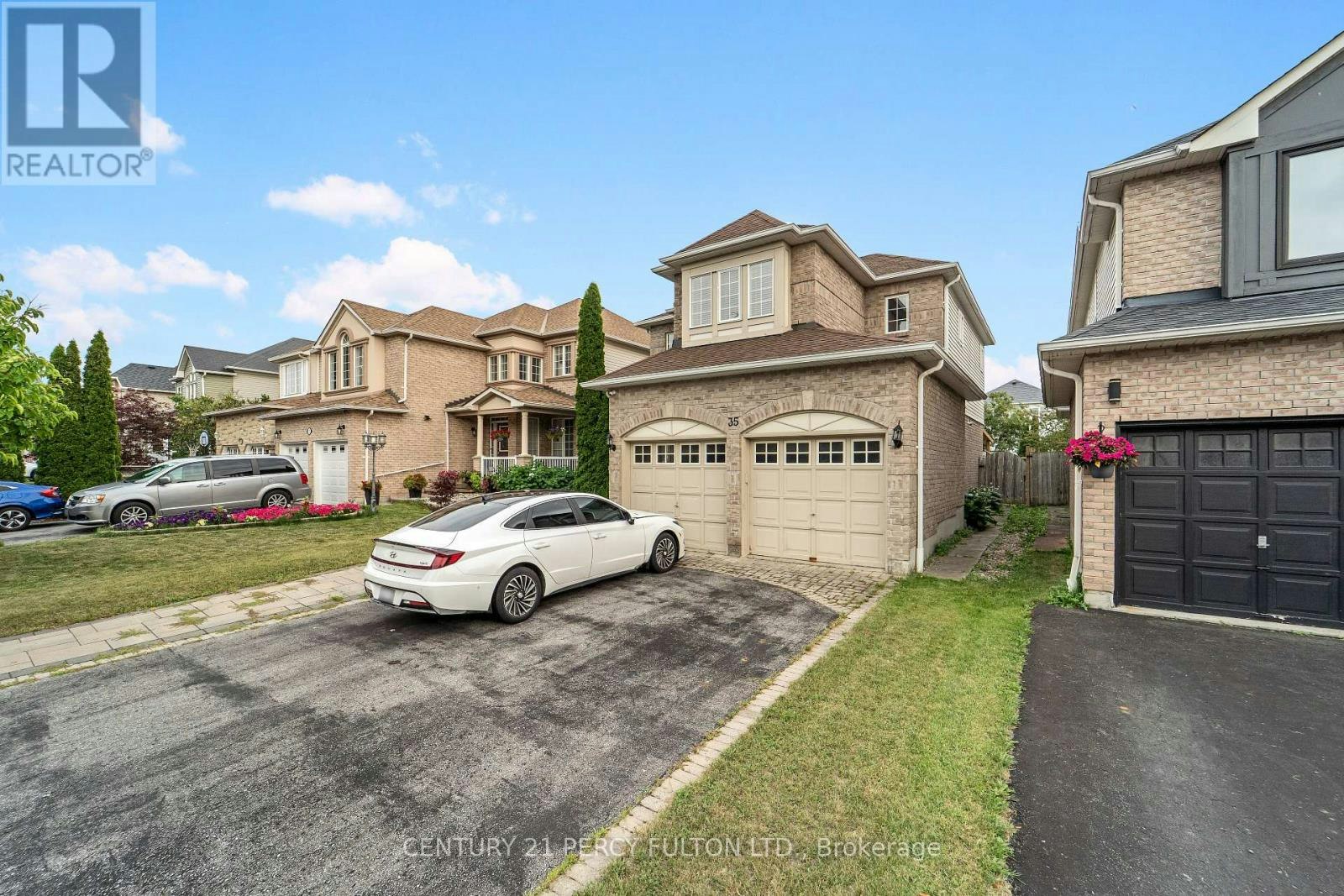 35 Weldon Street, Whitby, ON, L1R 2T5 - 2