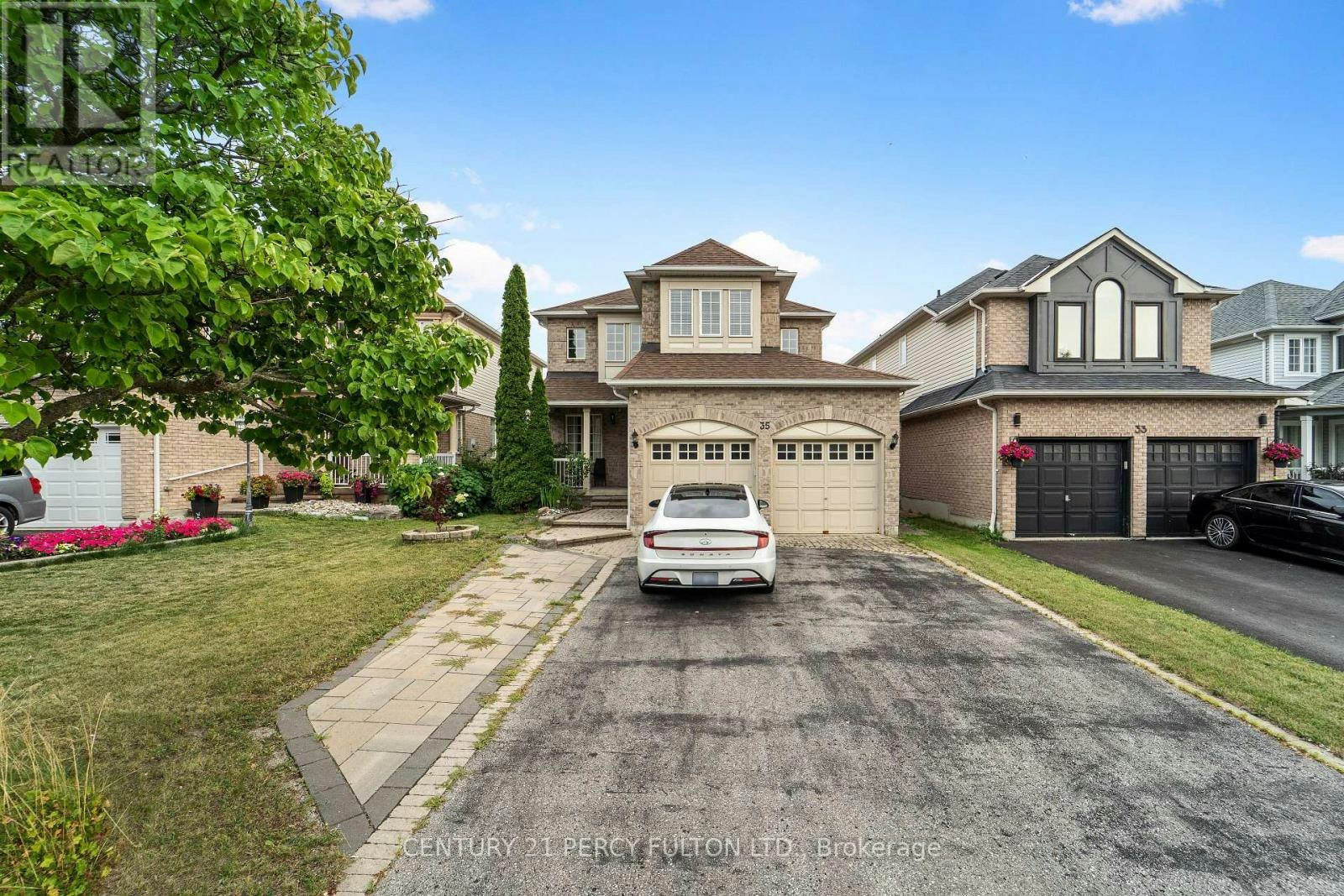 35 Weldon Street, Whitby, ON, L1R 2T5