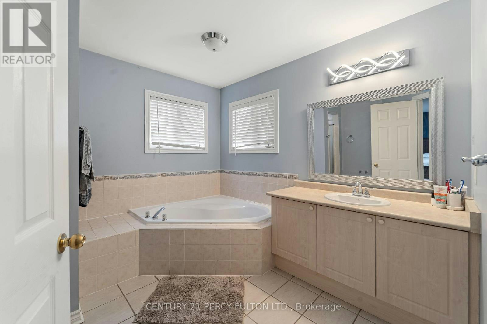 35 Weldon Street, Whitby, ON, L1R 2T5 - 25