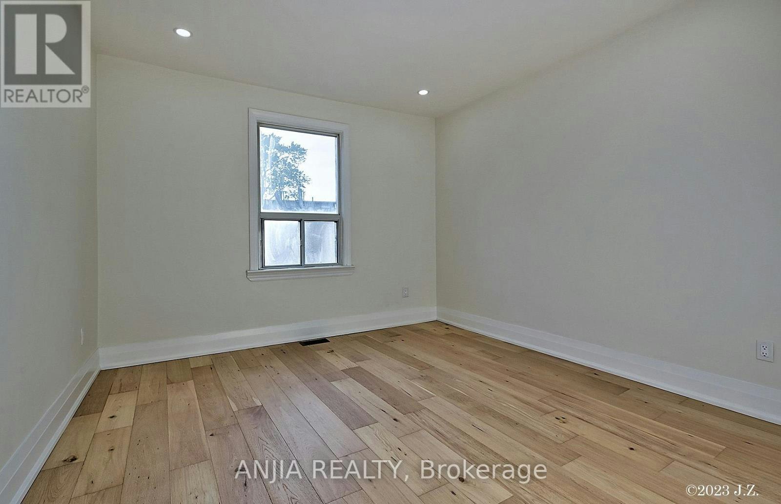 UPPER-36 Gough Avenue, Toronto, ON, M4K 3N7 - 10