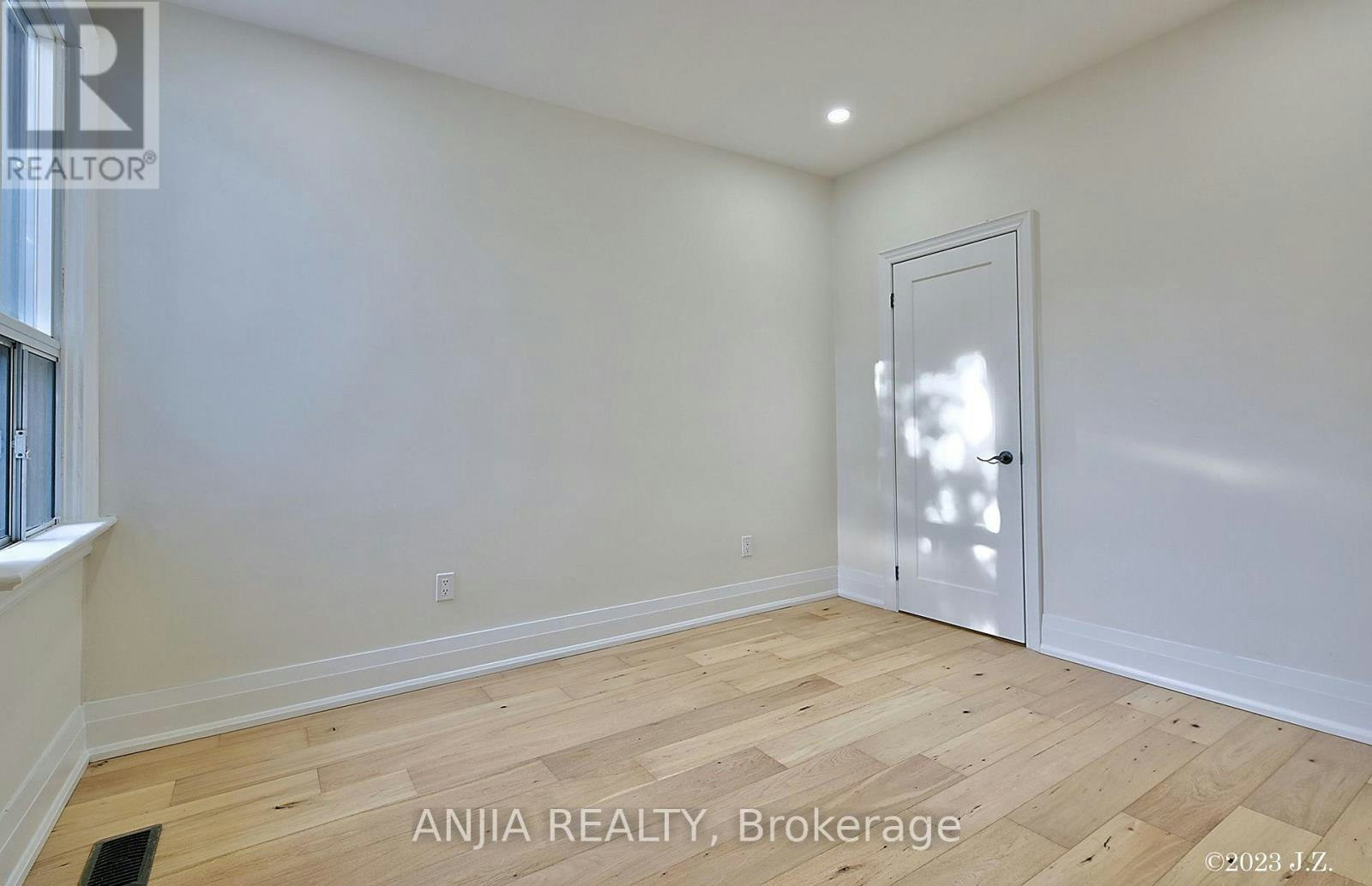 UPPER-36 Gough Avenue, Toronto, ON, M4K 3N7 - 12