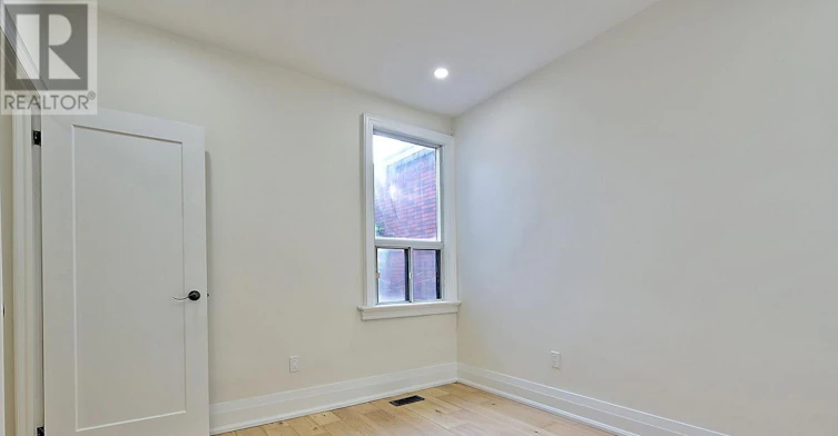 UPPER-36 Gough Avenue, Toronto, ON, M4K 3N7 - 13