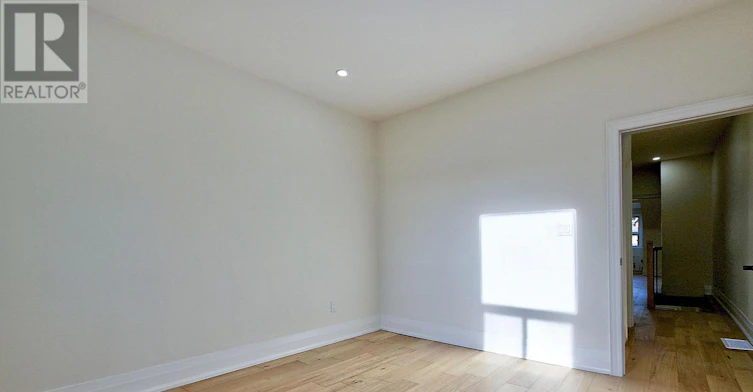 UPPER-36 Gough Avenue, Toronto, ON, M4K 3N7 - 11