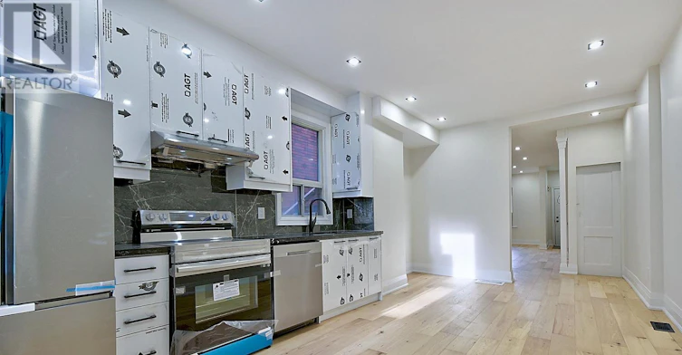 UPPER-36 Gough Avenue, Toronto, ON, M4K 3N7 - 6