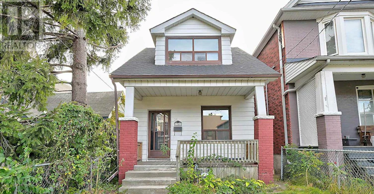 UPPER-36 Gough Avenue, Toronto, ON, M4K 3N7