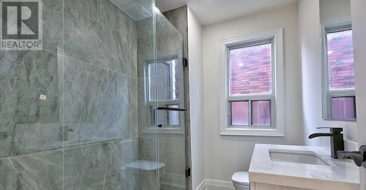 UPPER-36 Gough Avenue, Toronto, ON, M4K 3N7 - 9