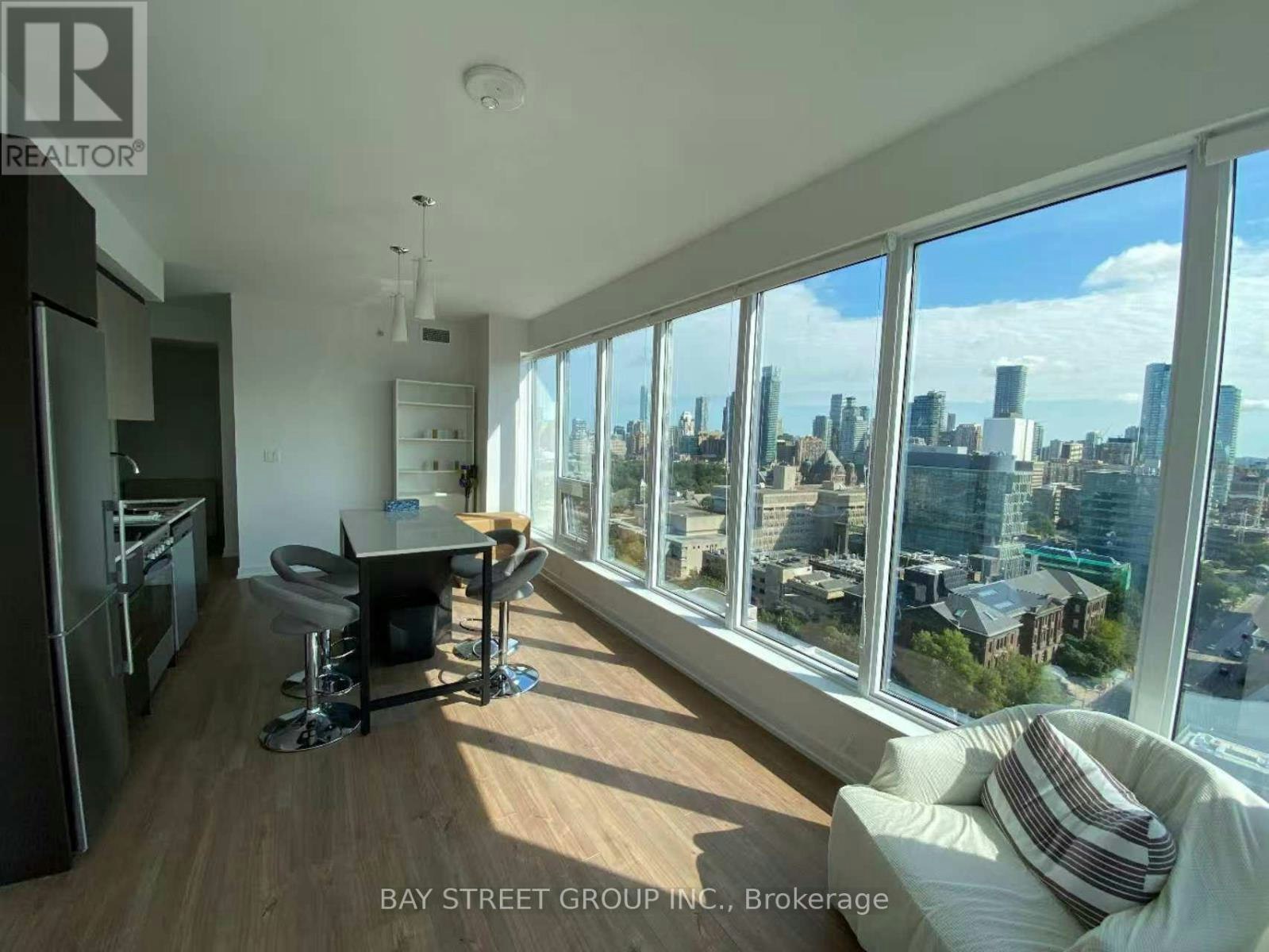 2108-203 College Street, Toronto, ON, M5T 0C8