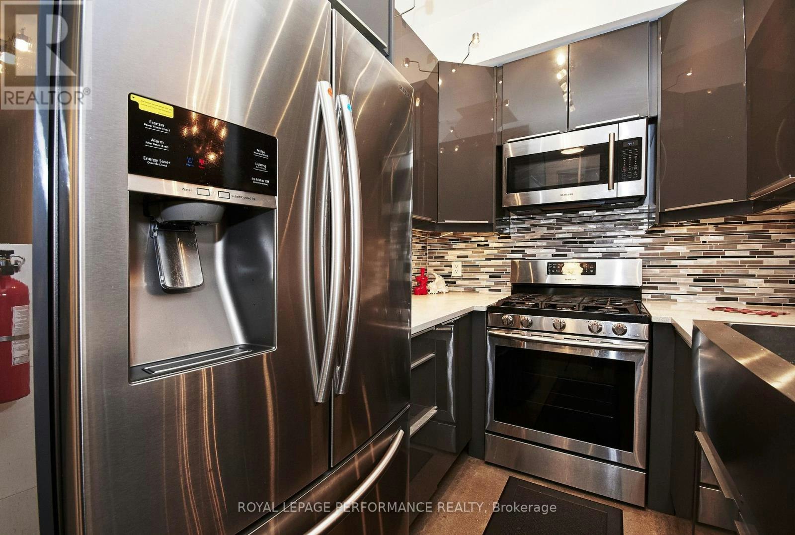 B-82 Third Avenue, Ottawa, ON, K1S 2J8 - 4