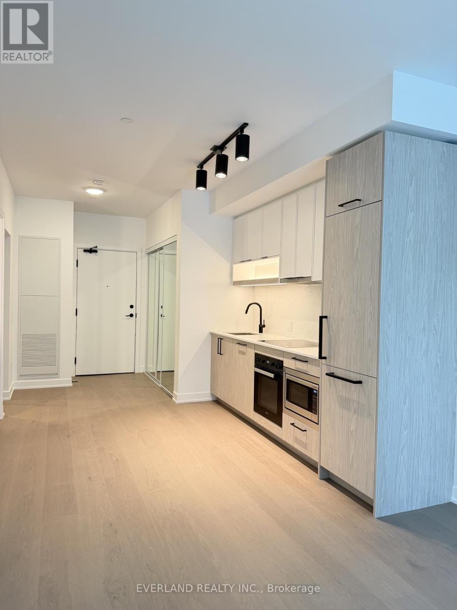738-91 Montclair Avenue, Toronto, ON, M5P 0B1 - 3