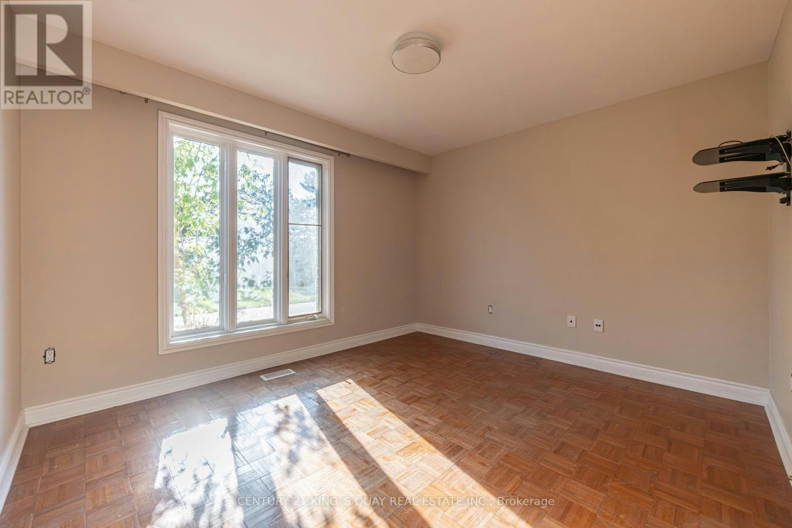 14 Pyne Hills Court, New Tecumseth, ON, L0G 1W0 - 21