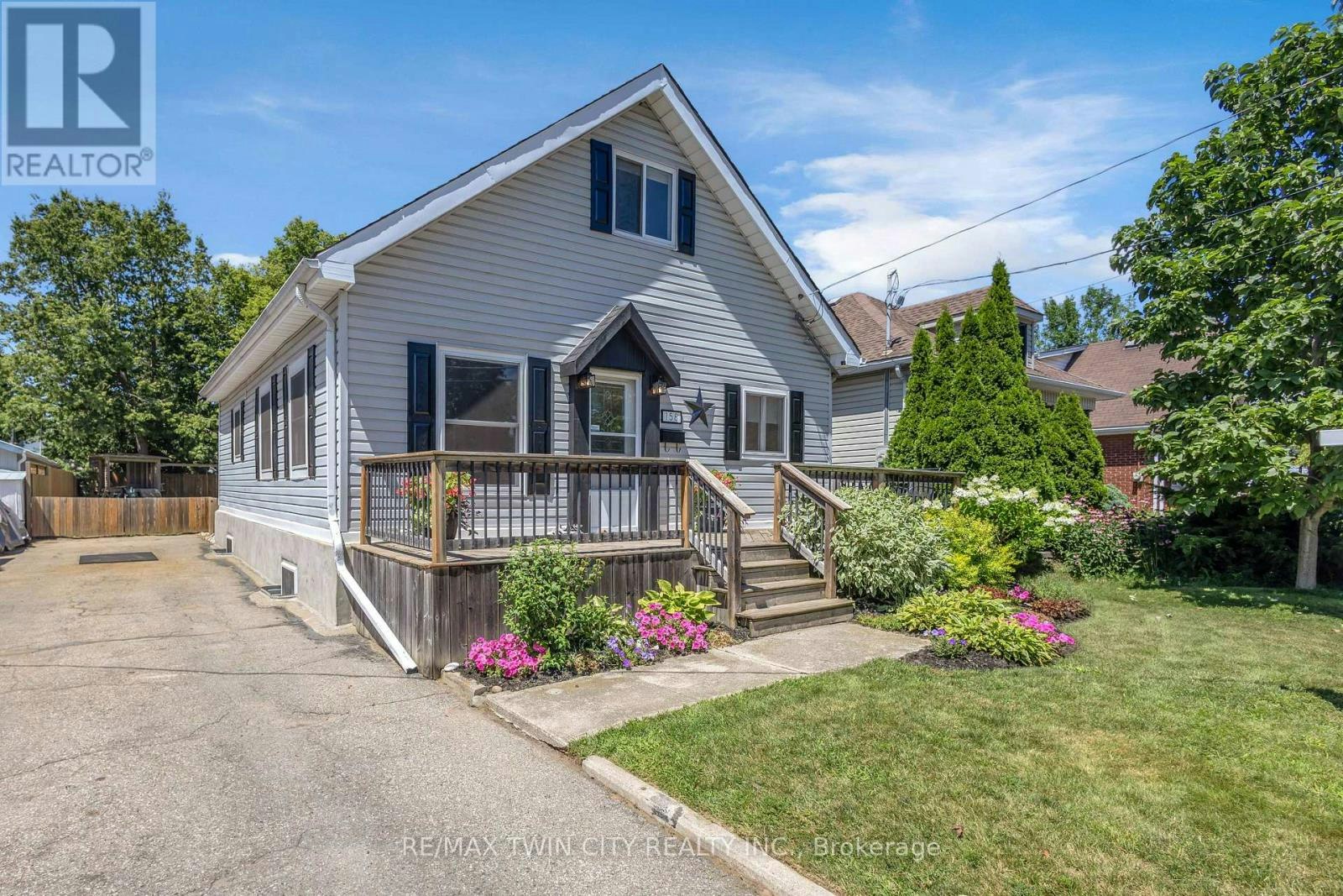 158 Grand Street, Brantford, ON, N3R 4B9