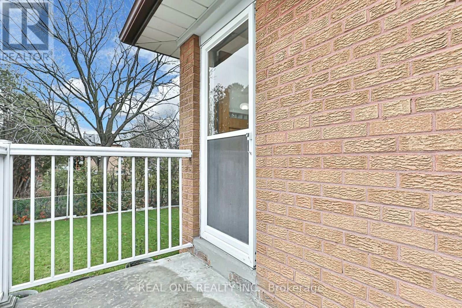9 Sesame Street, Toronto, ON, M1W 2R3 - 8