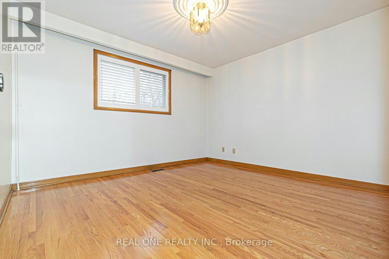 9 Sesame Street, Toronto, ON, M1W 2R3 - 10