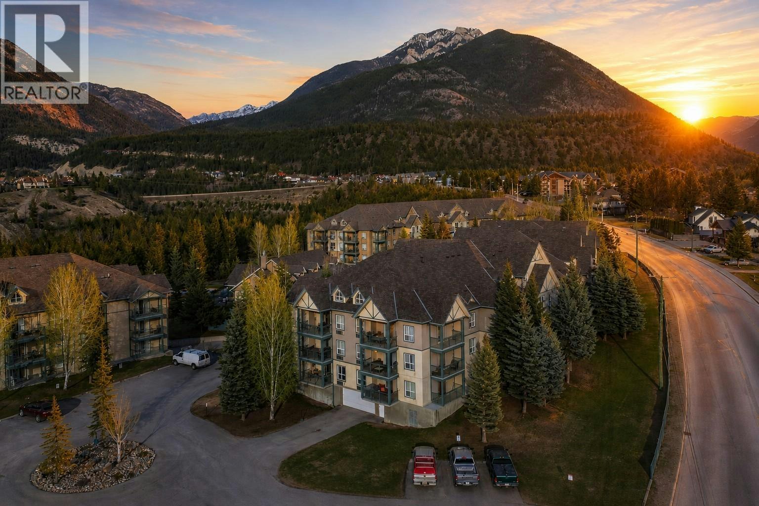 205-4767 Forsters Landing Road, Radium Hot Springs, BC, V0A 1M0