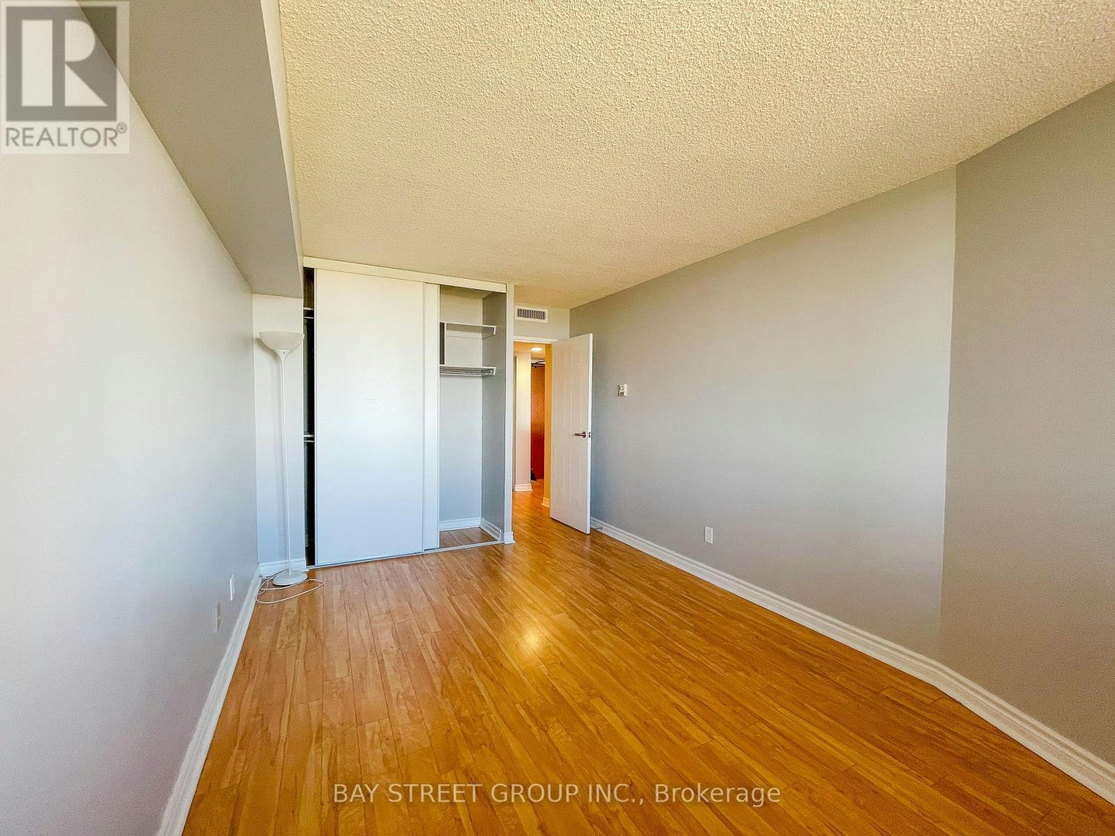 1007-150 Alton Towers Circle, Toronto, ON, M1V 4X7 - 4