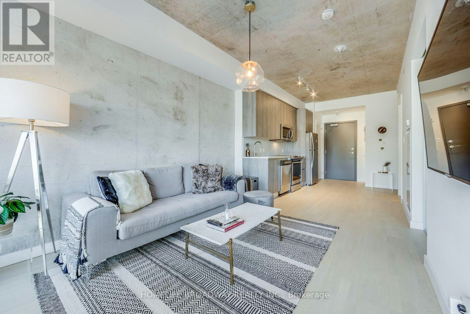 313-246 Logan Avenue, Toronto, ON, M4M 0E9 - 2