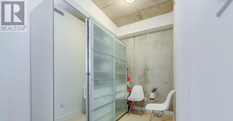 313-246 Logan Avenue, Toronto, ON, M4M 0E9 - 7