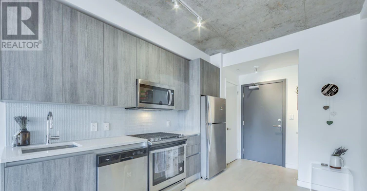 313-246 Logan Avenue, Toronto, ON, M4M 0E9 - 4