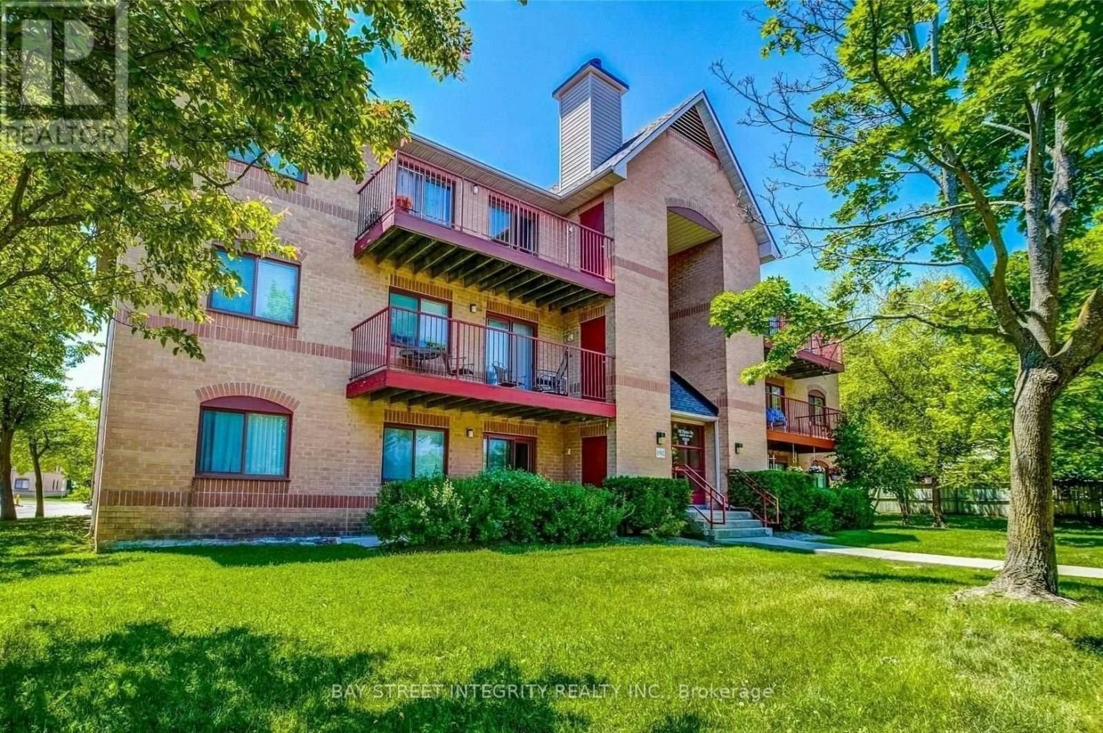 234-1498 Pilgrims Way, Oakville, ON, L6M 3G9