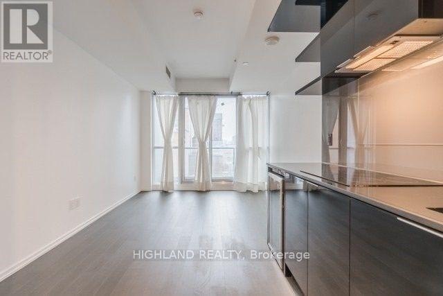1404-70 Temperance Street, Toronto, ON, M5H 4E8 - 2