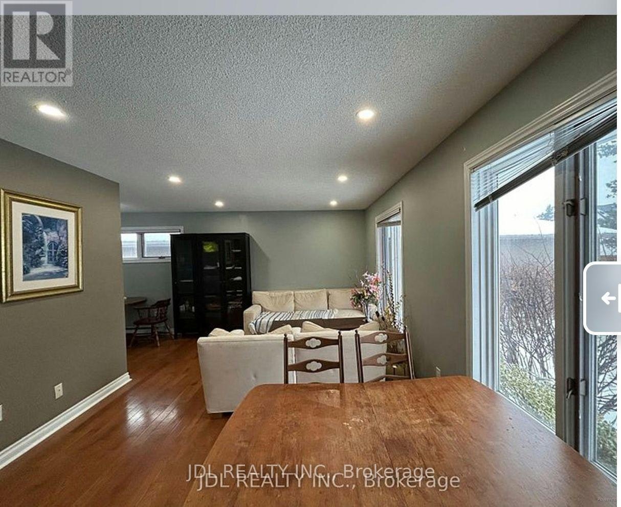 A MAIN-110 Robinson St Street, Markham, ON, L3P 1P1 - 3