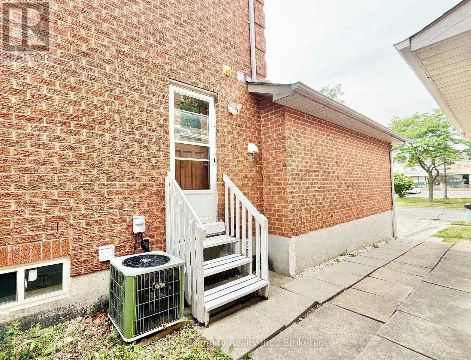 11 Meadowglen Drive, Whitby, ON, L1R 1T8 - 2