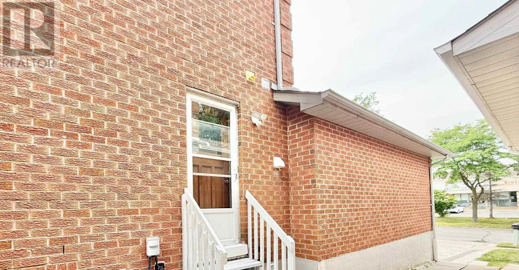 11 Meadowglen Drive, Whitby, ON, L1R 1T8 - 2