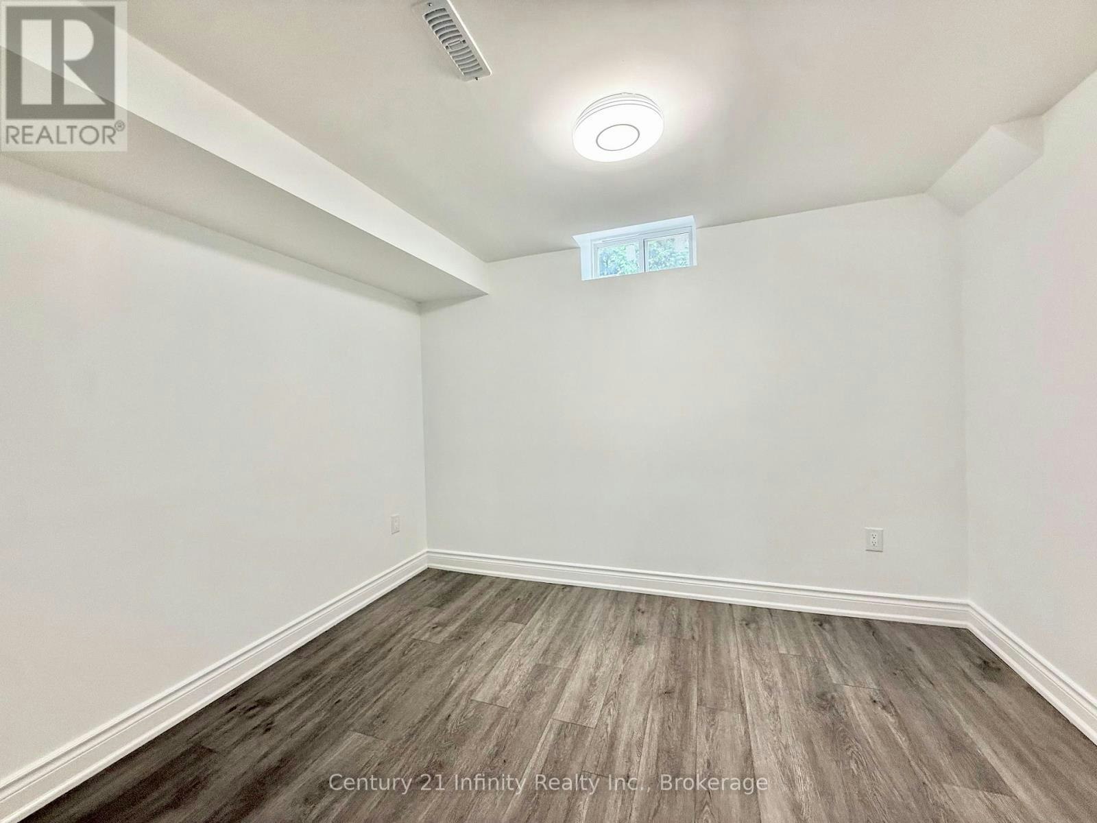 11 Meadowglen Drive, Whitby, ON, L1R 1T8 - 9