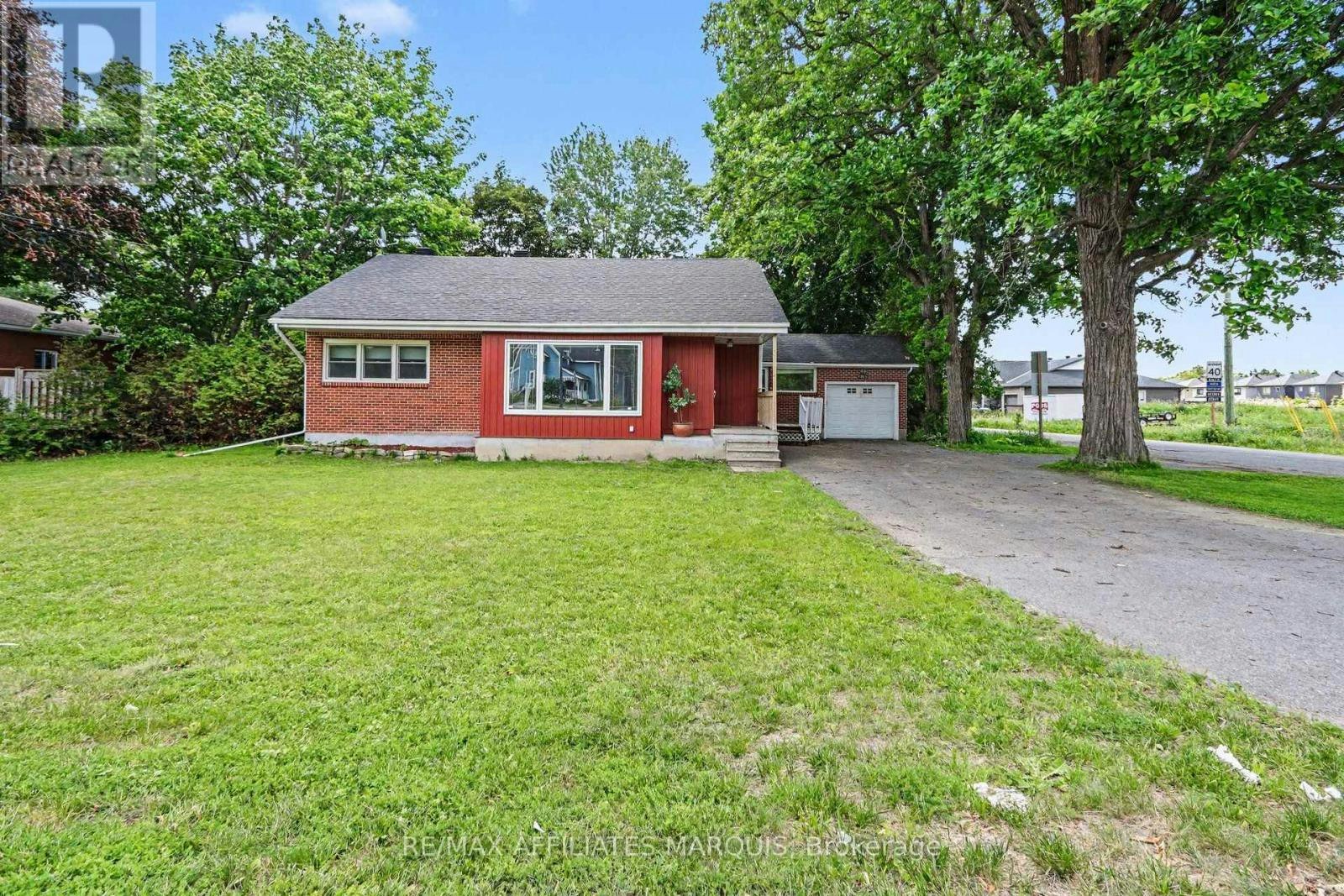 6036 Perth Street, Ottawa, ON, K0A 2Z0